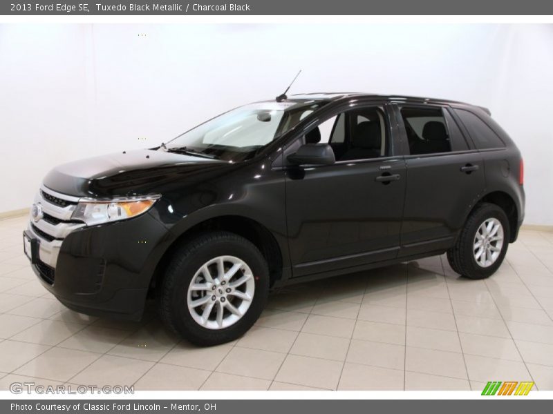 Tuxedo Black Metallic / Charcoal Black 2013 Ford Edge SE