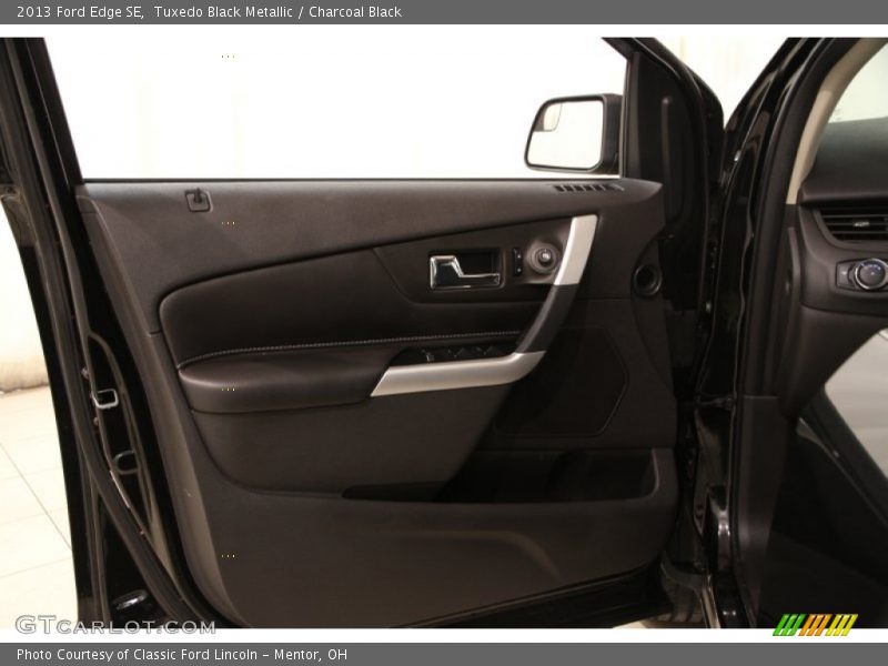 Tuxedo Black Metallic / Charcoal Black 2013 Ford Edge SE