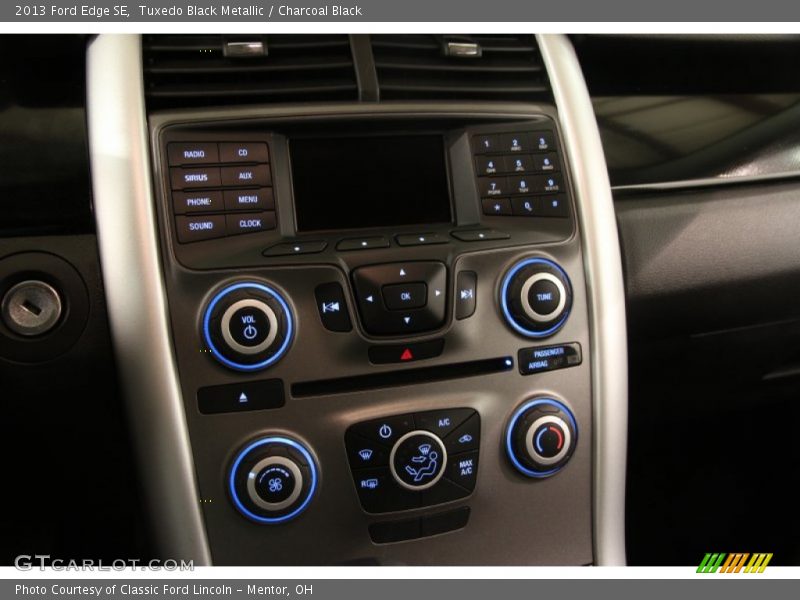 Tuxedo Black Metallic / Charcoal Black 2013 Ford Edge SE