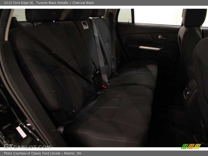 Tuxedo Black Metallic / Charcoal Black 2013 Ford Edge SE