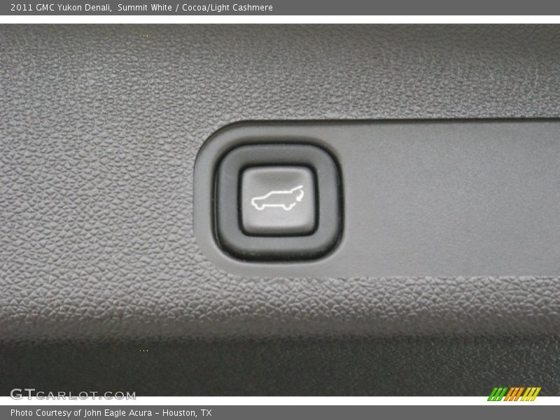 Summit White / Cocoa/Light Cashmere 2011 GMC Yukon Denali
