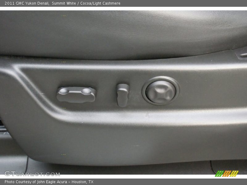 Summit White / Cocoa/Light Cashmere 2011 GMC Yukon Denali