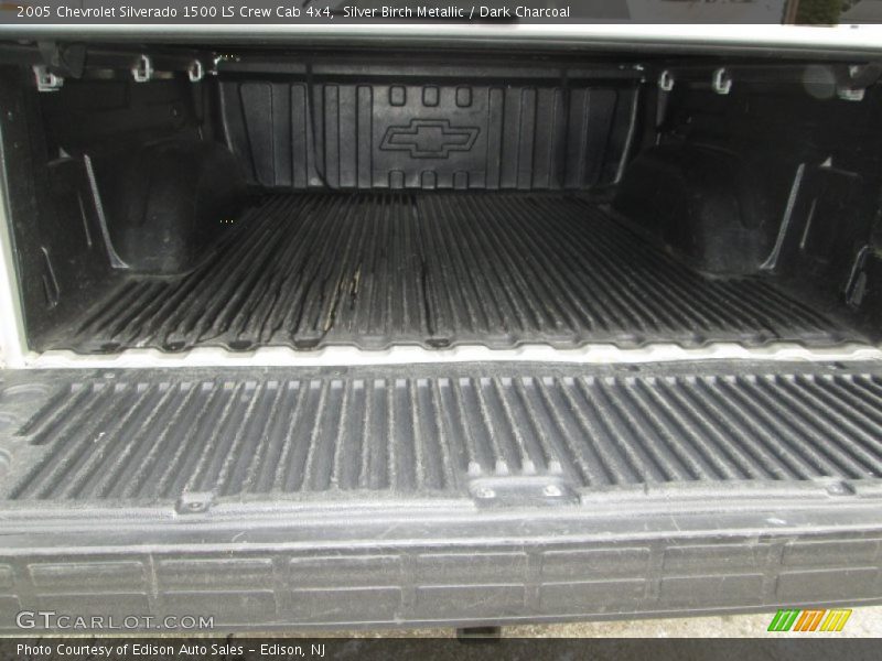 Silver Birch Metallic / Dark Charcoal 2005 Chevrolet Silverado 1500 LS Crew Cab 4x4