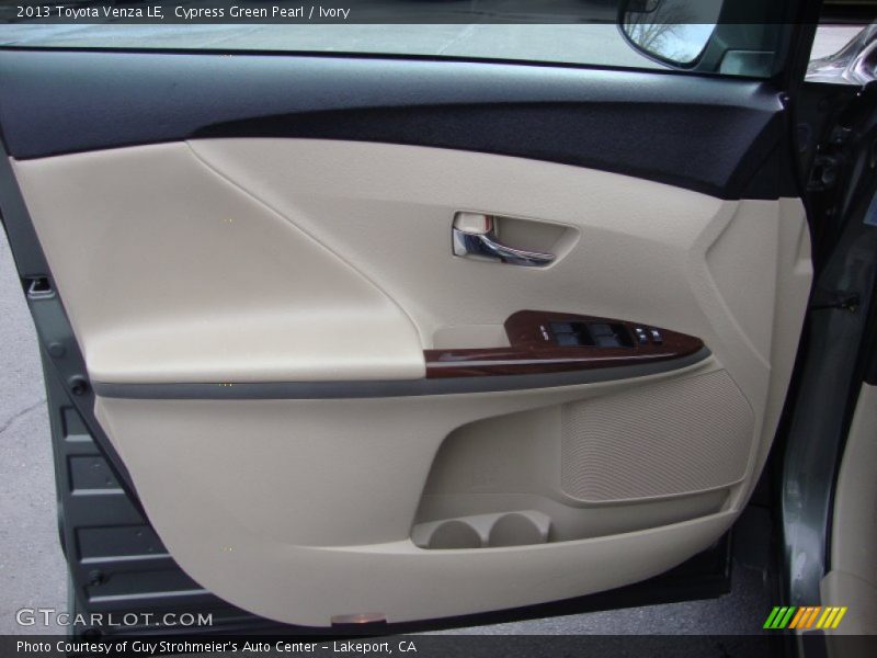 Cypress Green Pearl / Ivory 2013 Toyota Venza LE