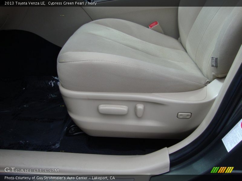 Cypress Green Pearl / Ivory 2013 Toyota Venza LE
