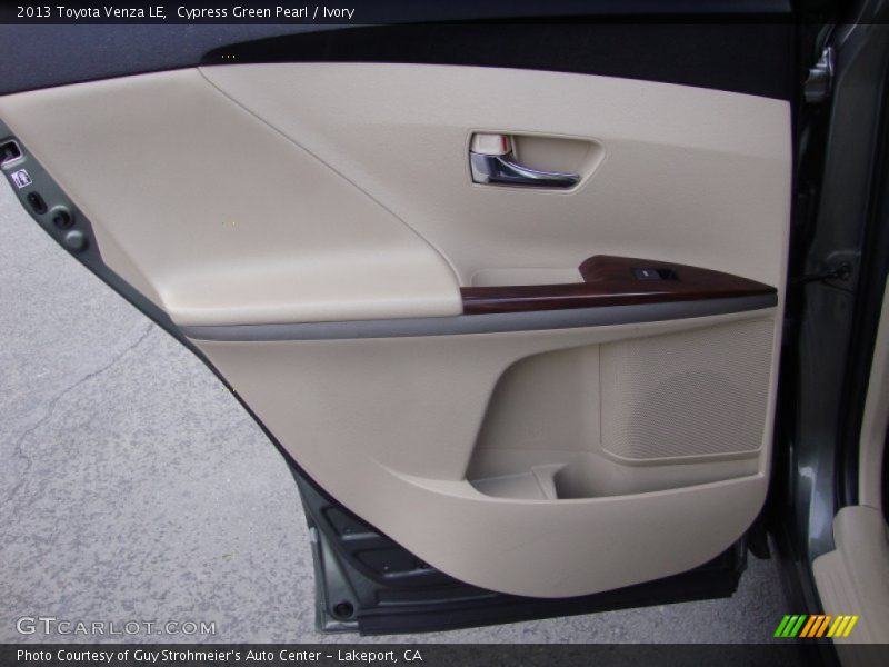Cypress Green Pearl / Ivory 2013 Toyota Venza LE