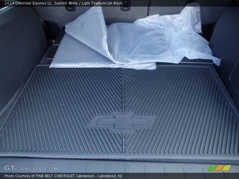 Summit White / Light Titanium/Jet Black 2014 Chevrolet Equinox LS