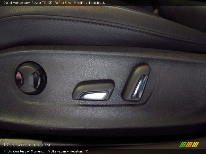 Reflex Silver Metallic / Titan Black 2014 Volkswagen Passat TDI SE