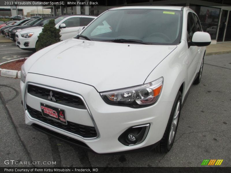 White Pearl / Black 2013 Mitsubishi Outlander Sport SE