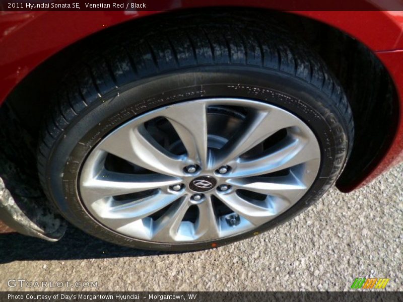 Venetian Red / Black 2011 Hyundai Sonata SE