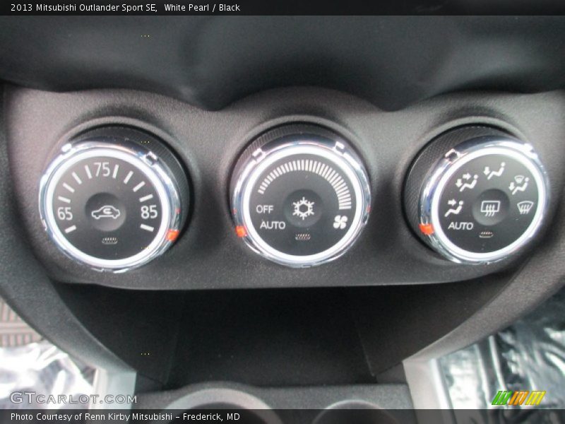 Controls of 2013 Outlander Sport SE