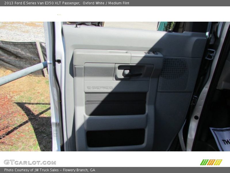 Oxford White / Medium Flint 2013 Ford E Series Van E350 XLT Passenger