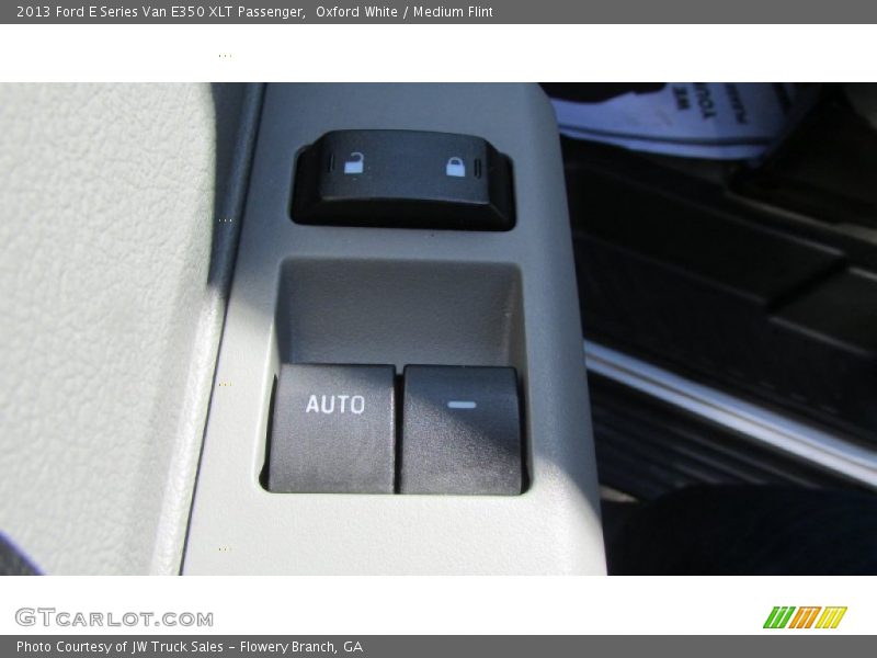 Oxford White / Medium Flint 2013 Ford E Series Van E350 XLT Passenger