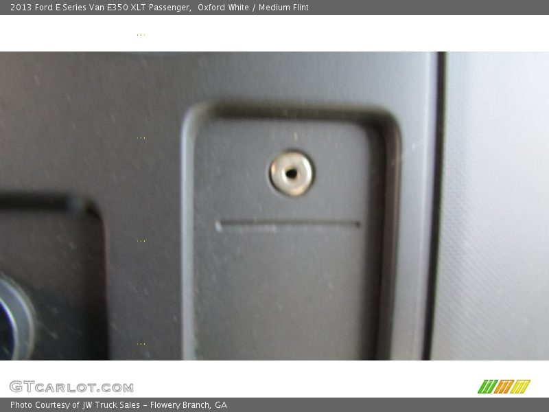 Oxford White / Medium Flint 2013 Ford E Series Van E350 XLT Passenger