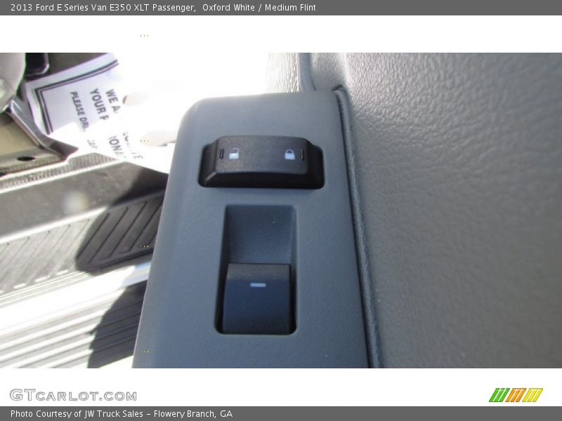 Oxford White / Medium Flint 2013 Ford E Series Van E350 XLT Passenger