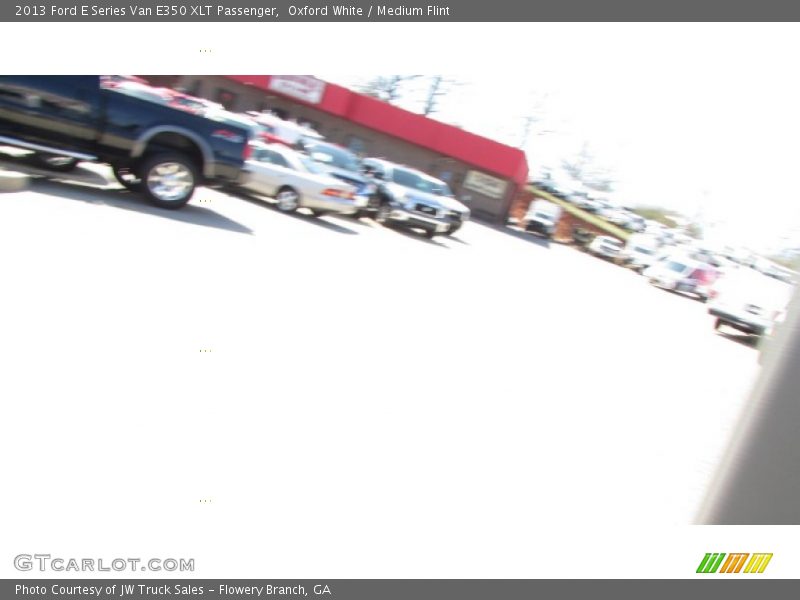Oxford White / Medium Flint 2013 Ford E Series Van E350 XLT Passenger