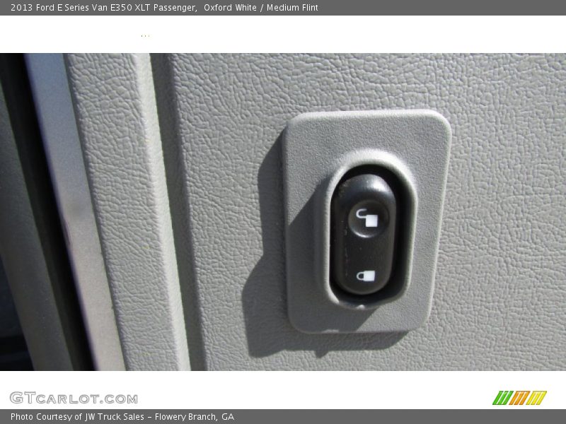 Oxford White / Medium Flint 2013 Ford E Series Van E350 XLT Passenger
