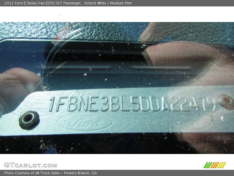 Oxford White / Medium Flint 2013 Ford E Series Van E350 XLT Passenger