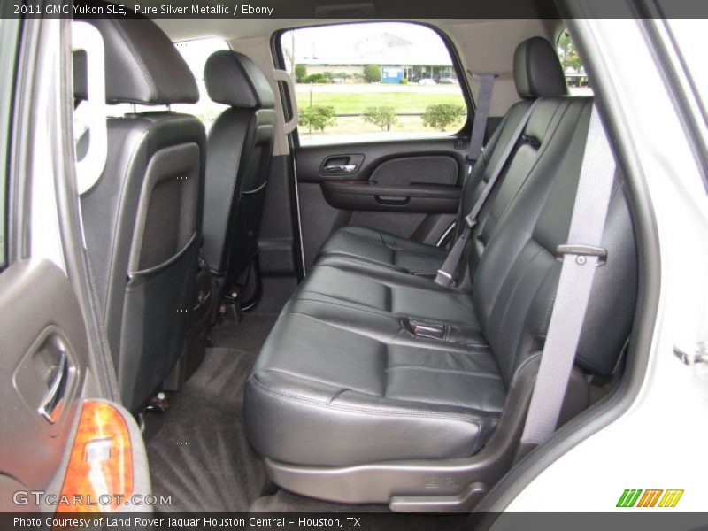 Pure Silver Metallic / Ebony 2011 GMC Yukon SLE