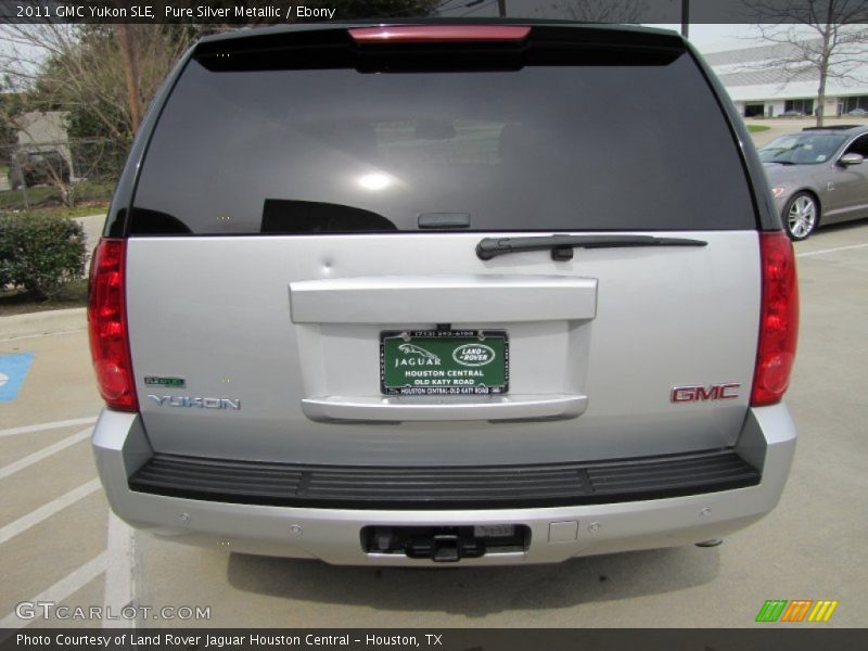 Pure Silver Metallic / Ebony 2011 GMC Yukon SLE