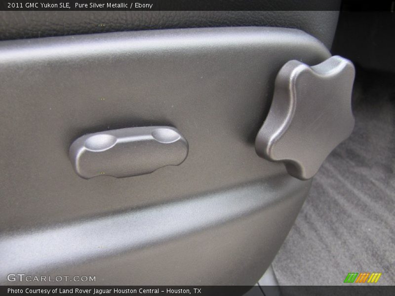 Pure Silver Metallic / Ebony 2011 GMC Yukon SLE