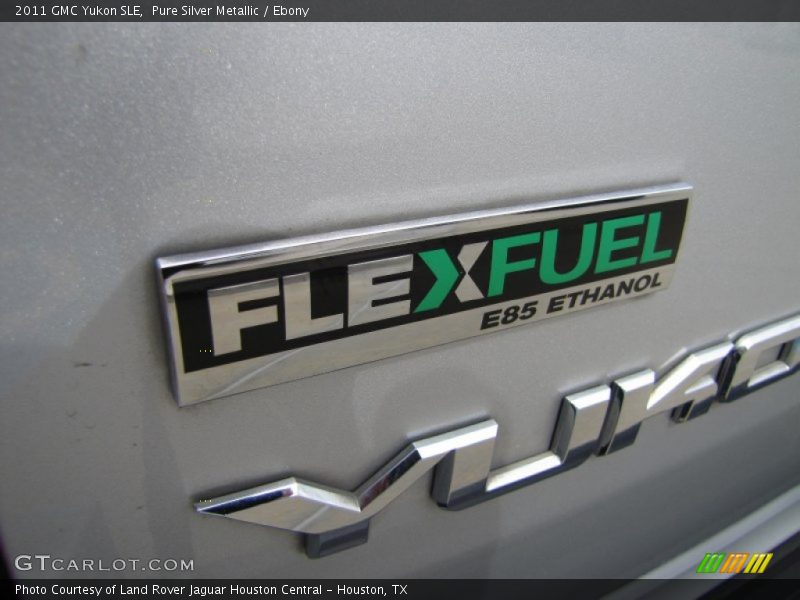 Pure Silver Metallic / Ebony 2011 GMC Yukon SLE