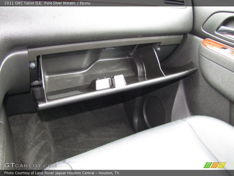 Pure Silver Metallic / Ebony 2011 GMC Yukon SLE