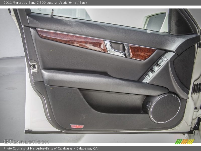Arctic White / Black 2011 Mercedes-Benz C 300 Luxury