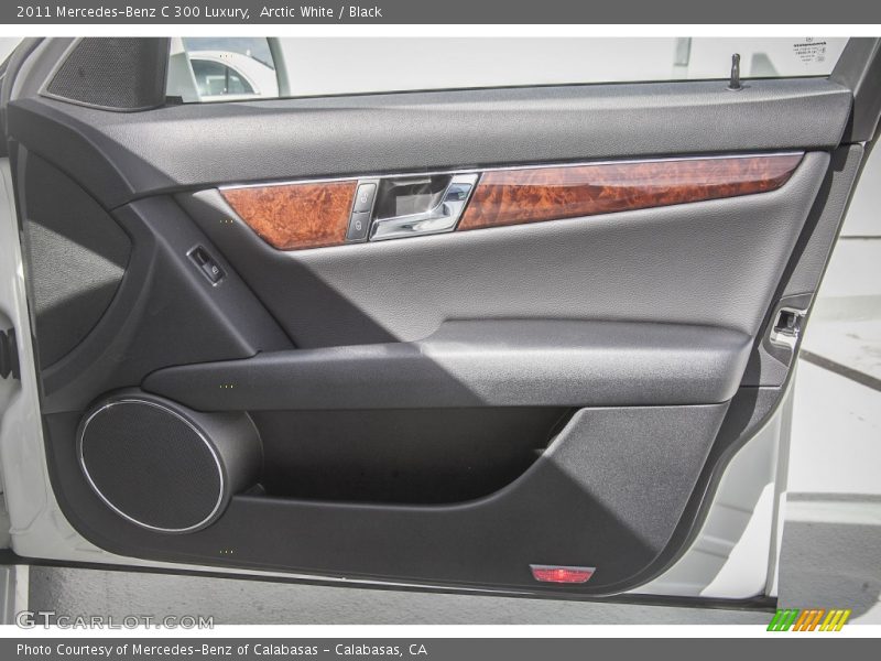 Arctic White / Black 2011 Mercedes-Benz C 300 Luxury