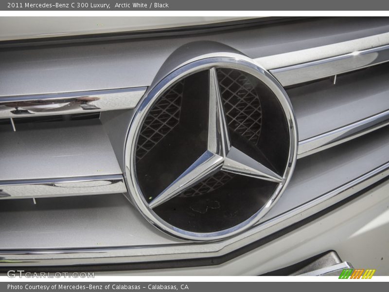 Arctic White / Black 2011 Mercedes-Benz C 300 Luxury