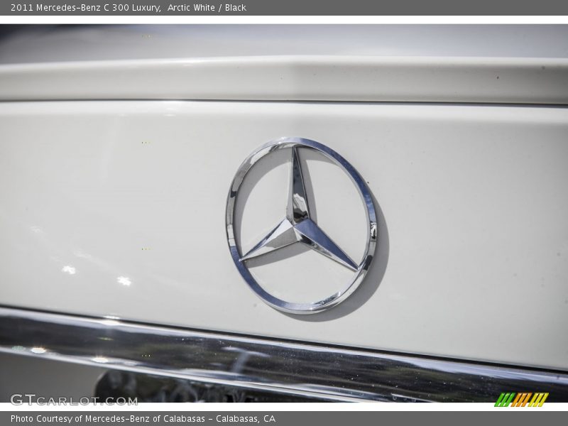 Arctic White / Black 2011 Mercedes-Benz C 300 Luxury