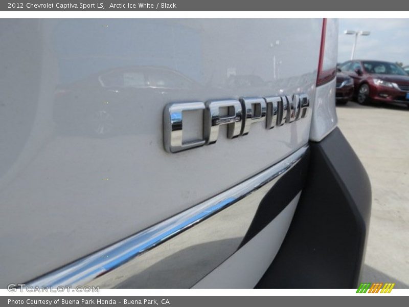 Arctic Ice White / Black 2012 Chevrolet Captiva Sport LS