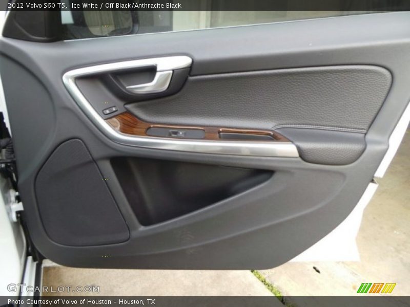 Ice White / Off Black/Anthracite Black 2012 Volvo S60 T5