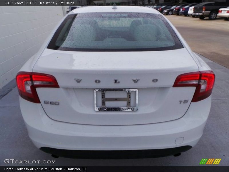 Ice White / Soft Beige 2012 Volvo S60 T5