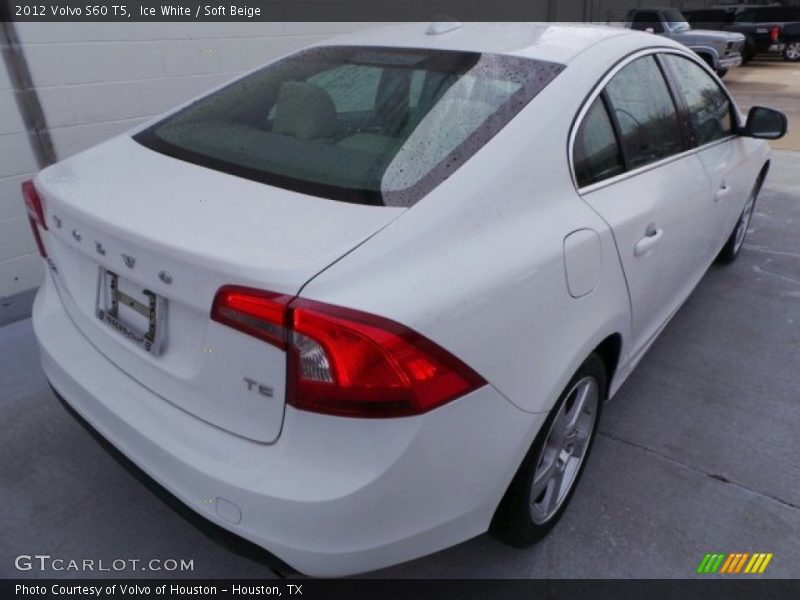 Ice White / Soft Beige 2012 Volvo S60 T5