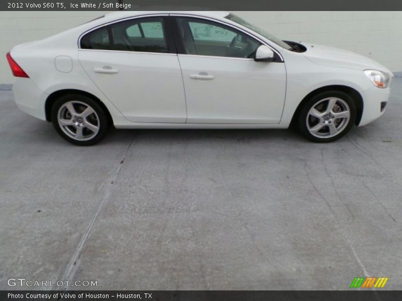 Ice White / Soft Beige 2012 Volvo S60 T5