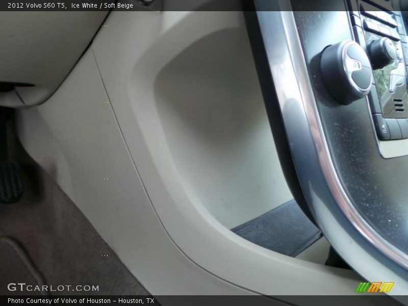Ice White / Soft Beige 2012 Volvo S60 T5