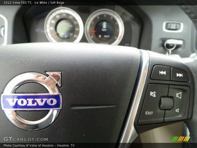 Ice White / Soft Beige 2012 Volvo S60 T5
