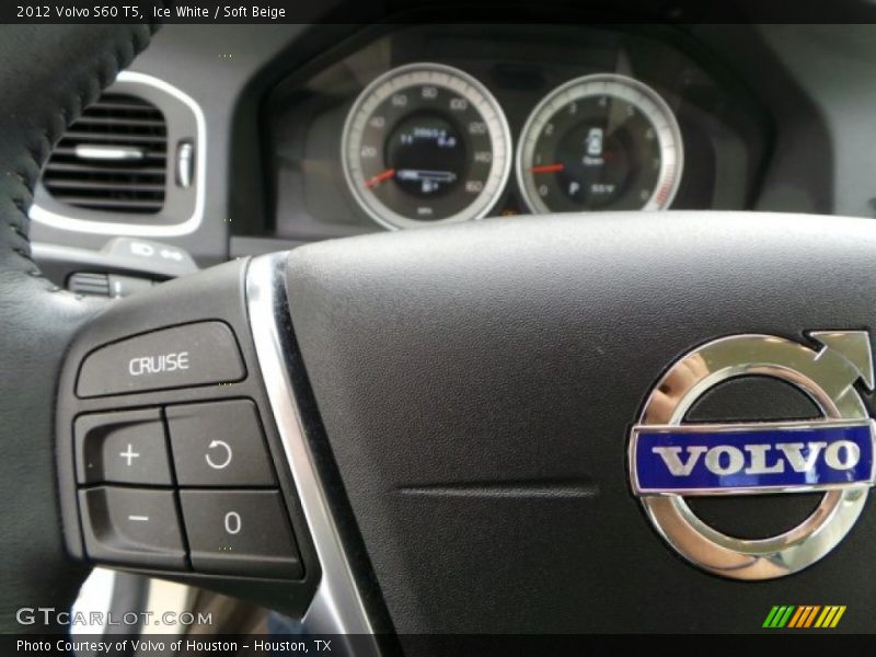 Ice White / Soft Beige 2012 Volvo S60 T5