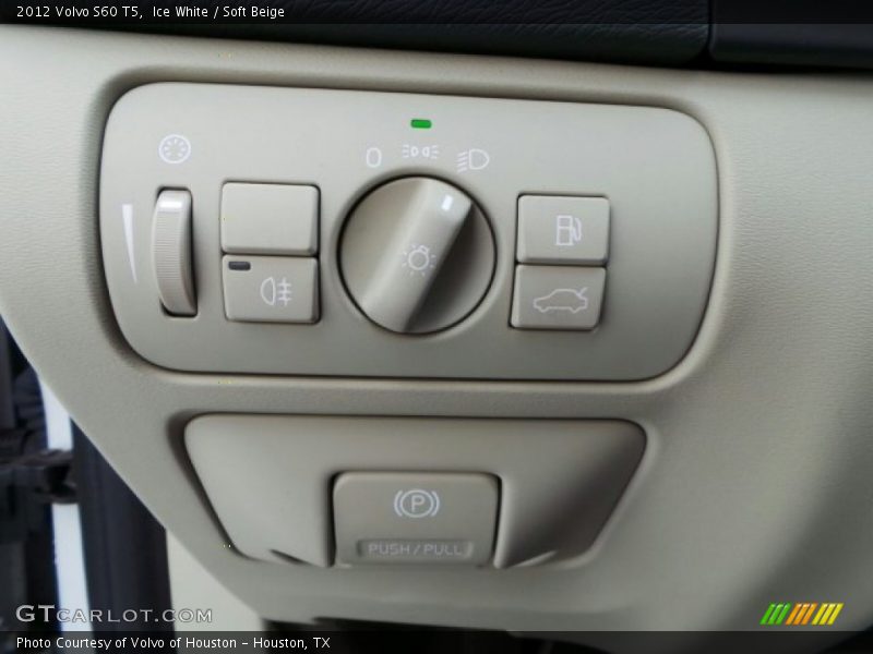 Ice White / Soft Beige 2012 Volvo S60 T5