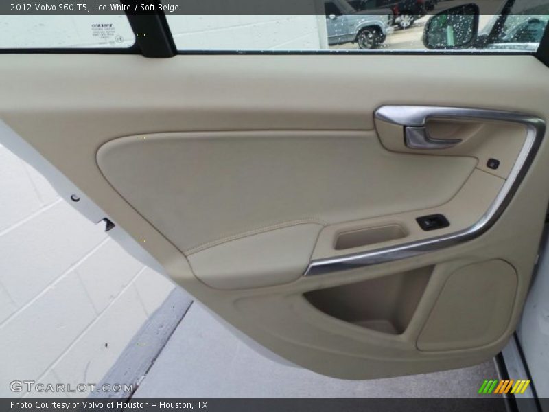 Ice White / Soft Beige 2012 Volvo S60 T5