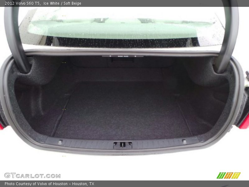 Ice White / Soft Beige 2012 Volvo S60 T5