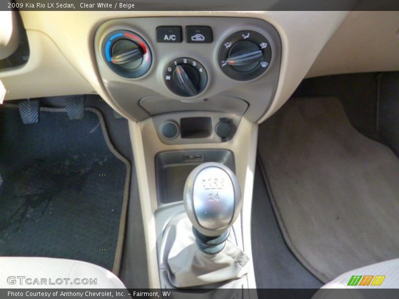 Clear White / Beige 2009 Kia Rio LX Sedan