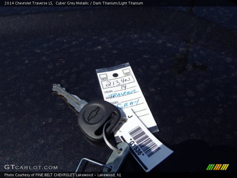 Cyber Grey Metallic / Dark Titanium/Light Titanium 2014 Chevrolet Traverse LS