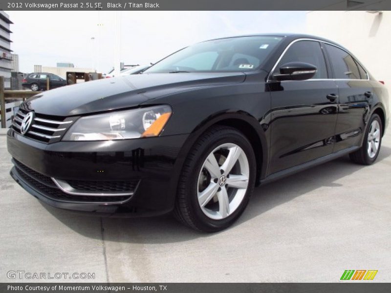 Front 3/4 View of 2012 Passat 2.5L SE