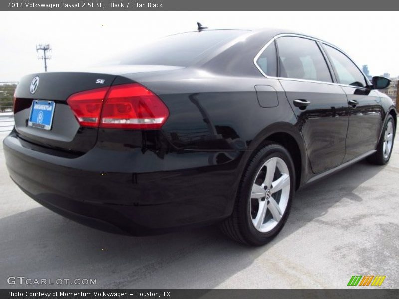 Black / Titan Black 2012 Volkswagen Passat 2.5L SE