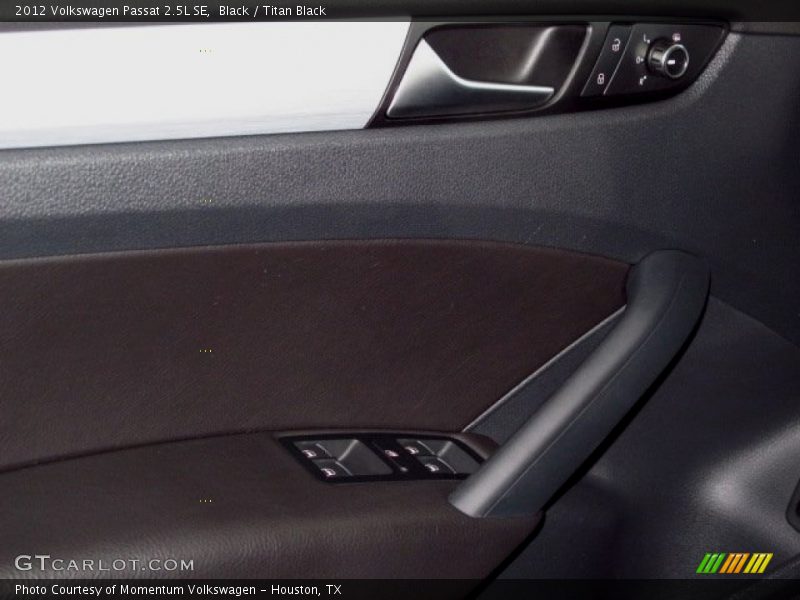 Black / Titan Black 2012 Volkswagen Passat 2.5L SE