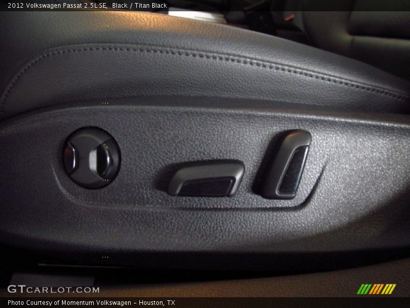 Black / Titan Black 2012 Volkswagen Passat 2.5L SE