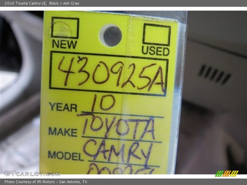 Black / Ash Gray 2010 Toyota Camry LE