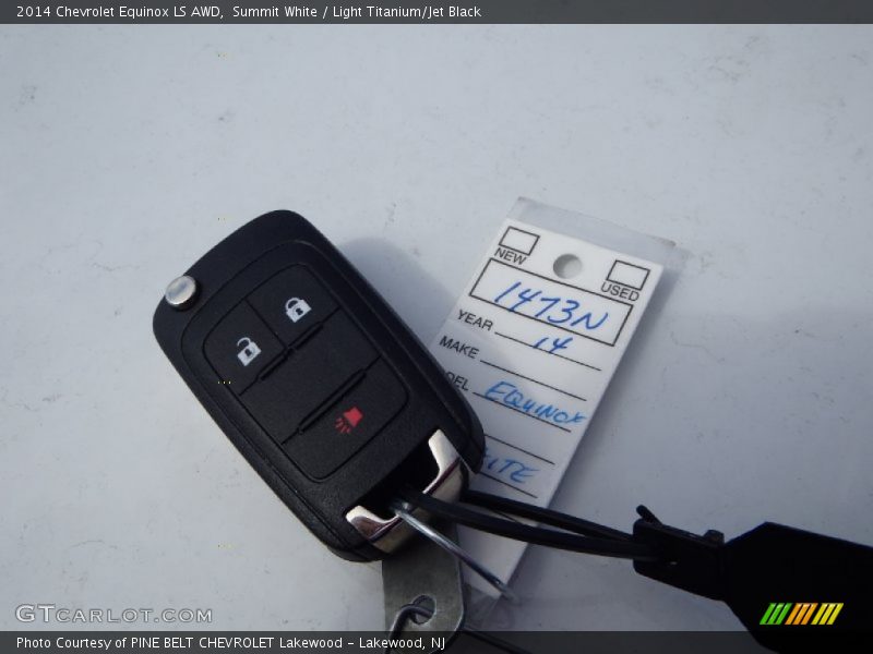 Summit White / Light Titanium/Jet Black 2014 Chevrolet Equinox LS AWD